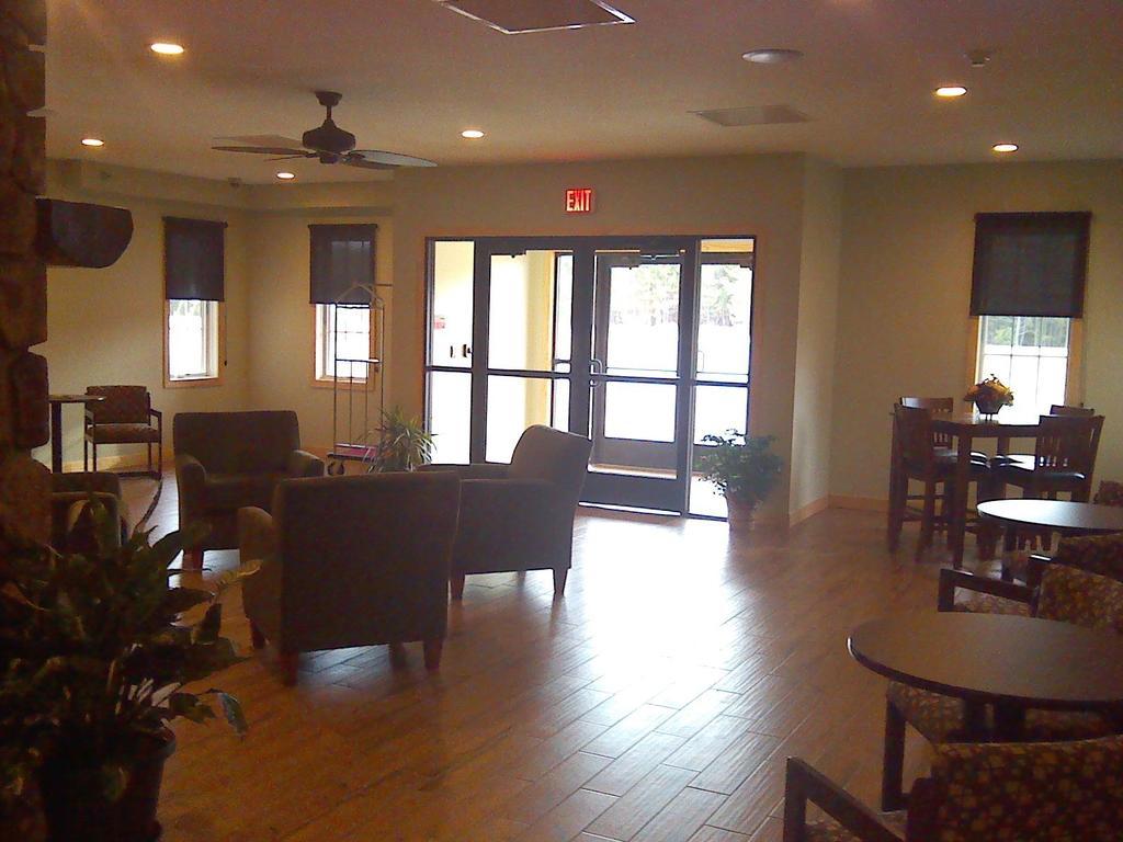 Junction Inn Suites & Conference Center Babbitt Quarto foto